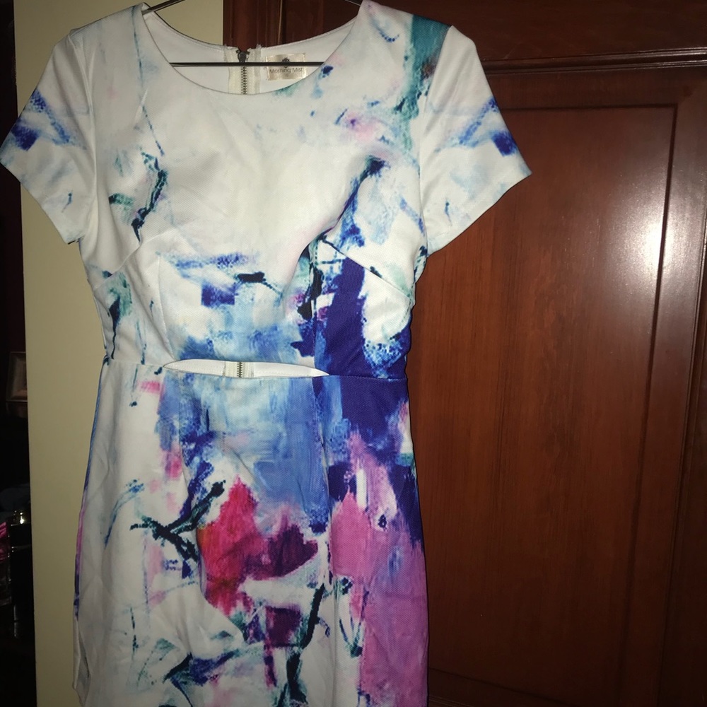 Short sleeve dress